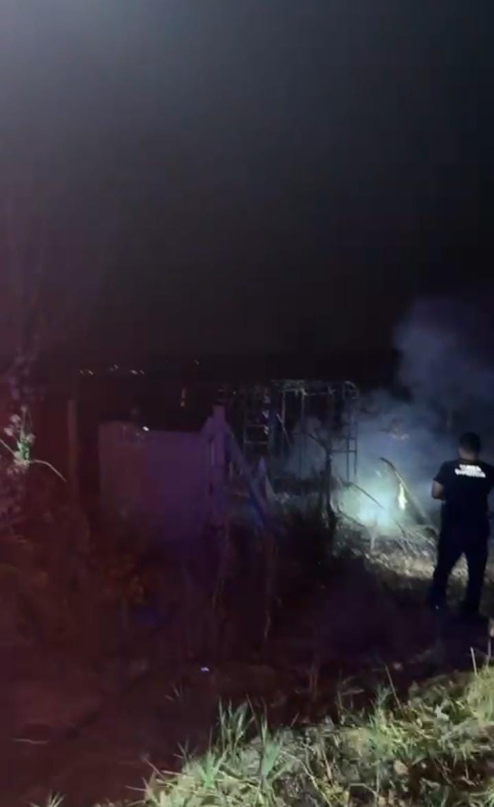 Bursa&rsquo;da park halindeki karavan k&uuml;l oldu
