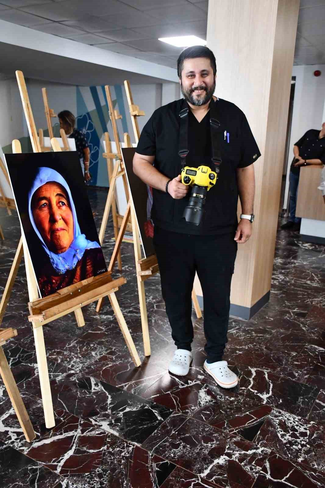 İlk fotoğraf sergisini &ccedil;alıştığı hastanede a&ccedil;tı
