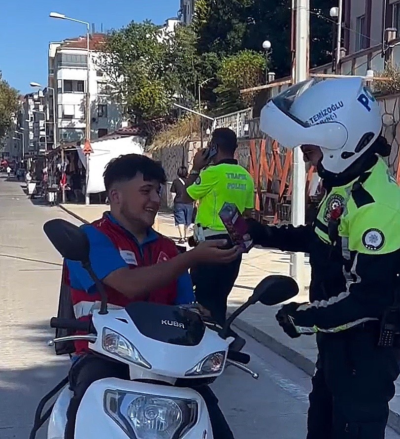 Düzce’de kask takana çerez, takmayana ceza