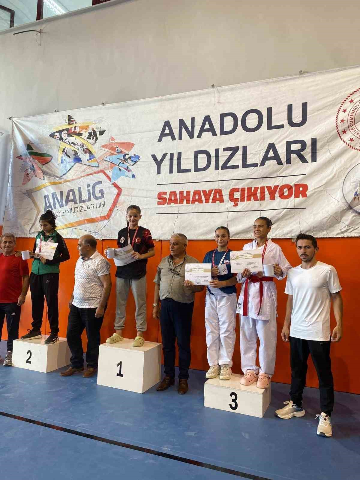 Karatecilerden finalde büyük başarı