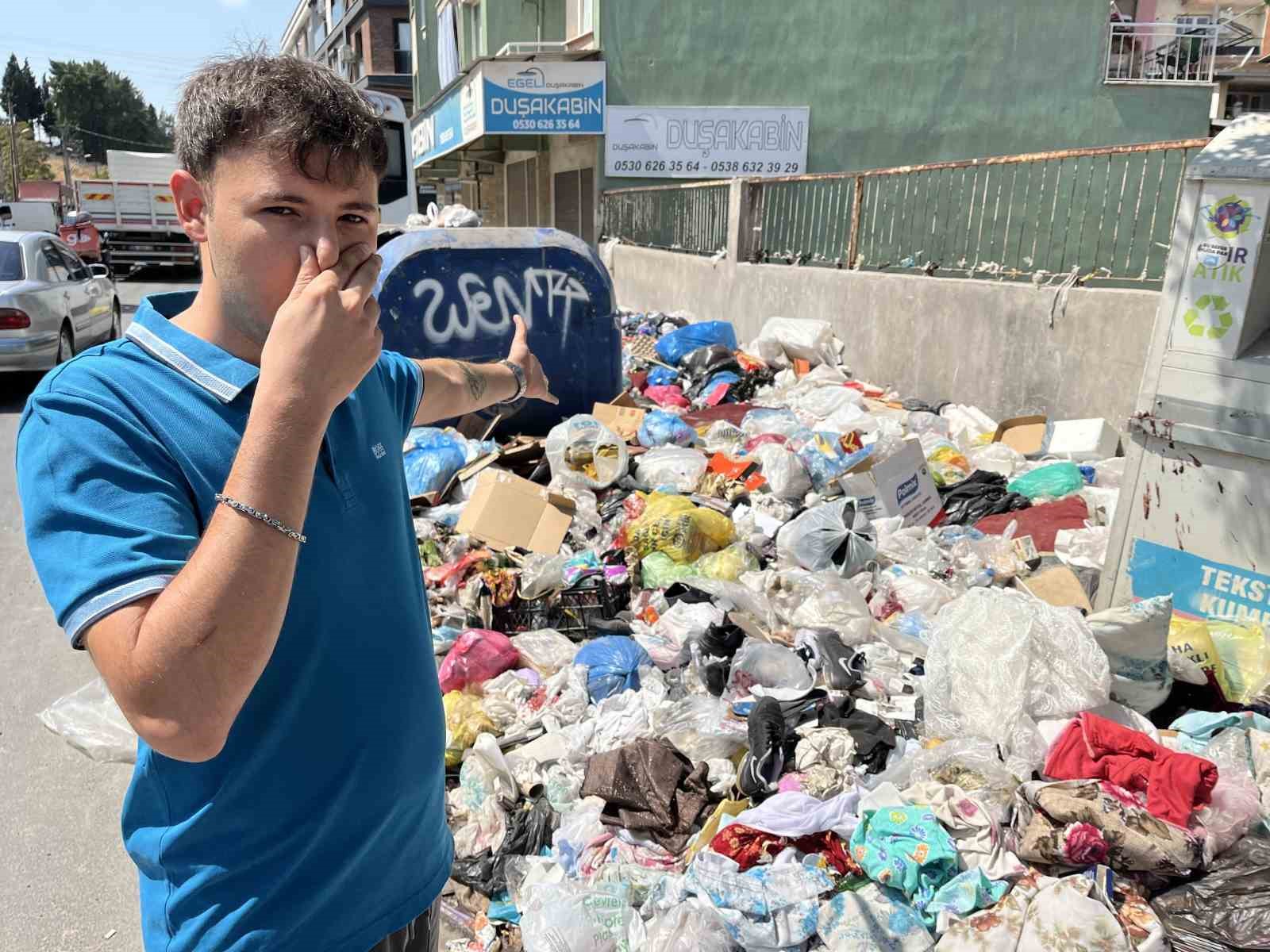 Çöp içindeki Gedizliler, Başkan Duman’ı mahallede yürüyüşe davet etti