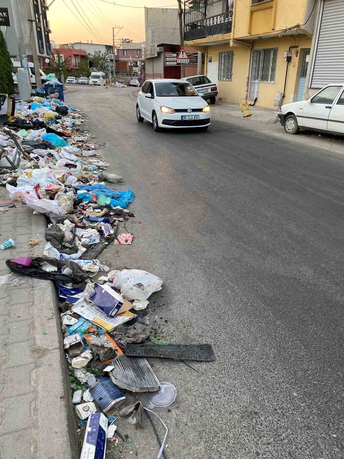 &Ccedil;&ouml;p i&ccedil;indeki Gedizliler, Başkan Duman&rsquo;ı mahallede y&uuml;r&uuml;y&uuml;şe davet etti
