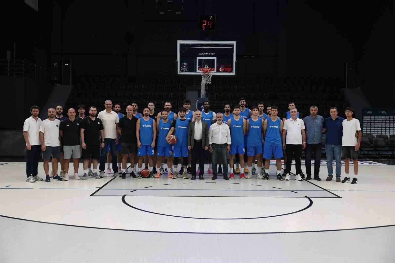 Başkan Çiftçi’den, basketbol takımına sezon öncesi ziyaret