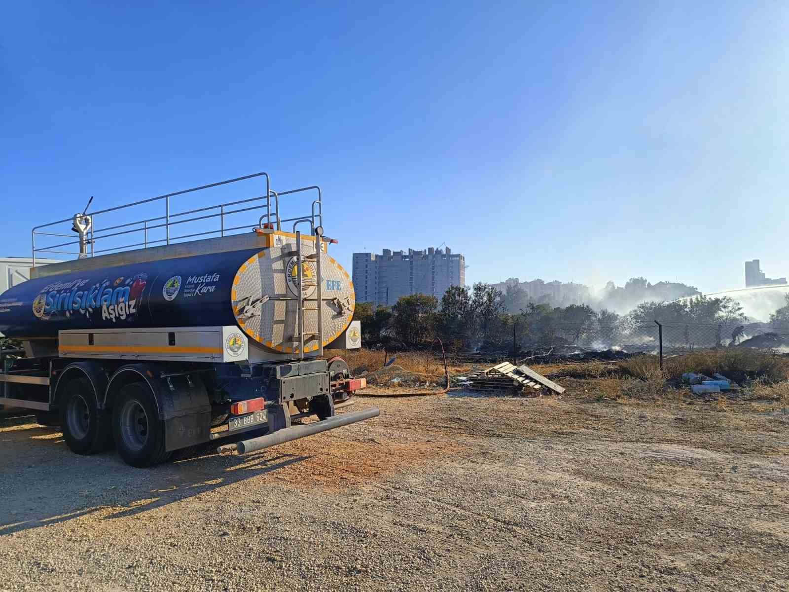 Tatil bölgesindeki örtü altı yangını büyümeden söndürüldü