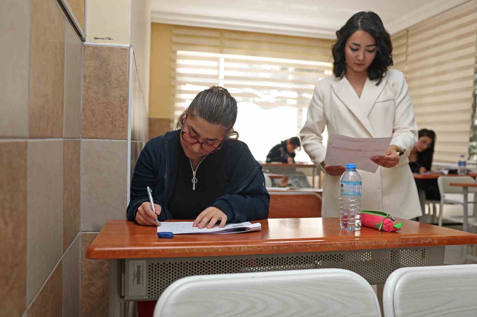 Antalya’da ücretsiz YKS hazırlık kursu kayıtları başladı