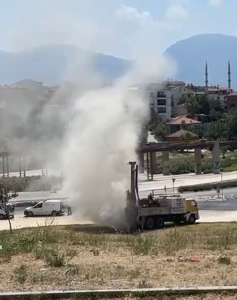 Sondaj yapılırken doğalgaz hattı patladı
