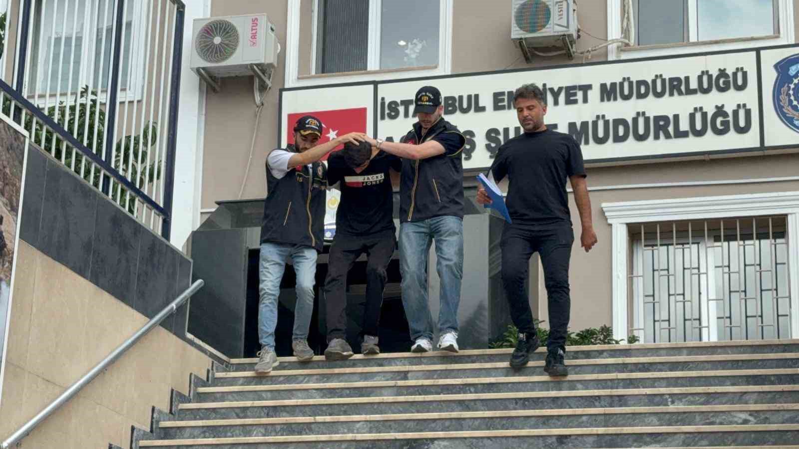 Ey&uuml;psultan&rsquo;da silahla taksiciyi &ouml;ld&uuml;ren ş&uuml;pheli adliyeye sevk edildi
