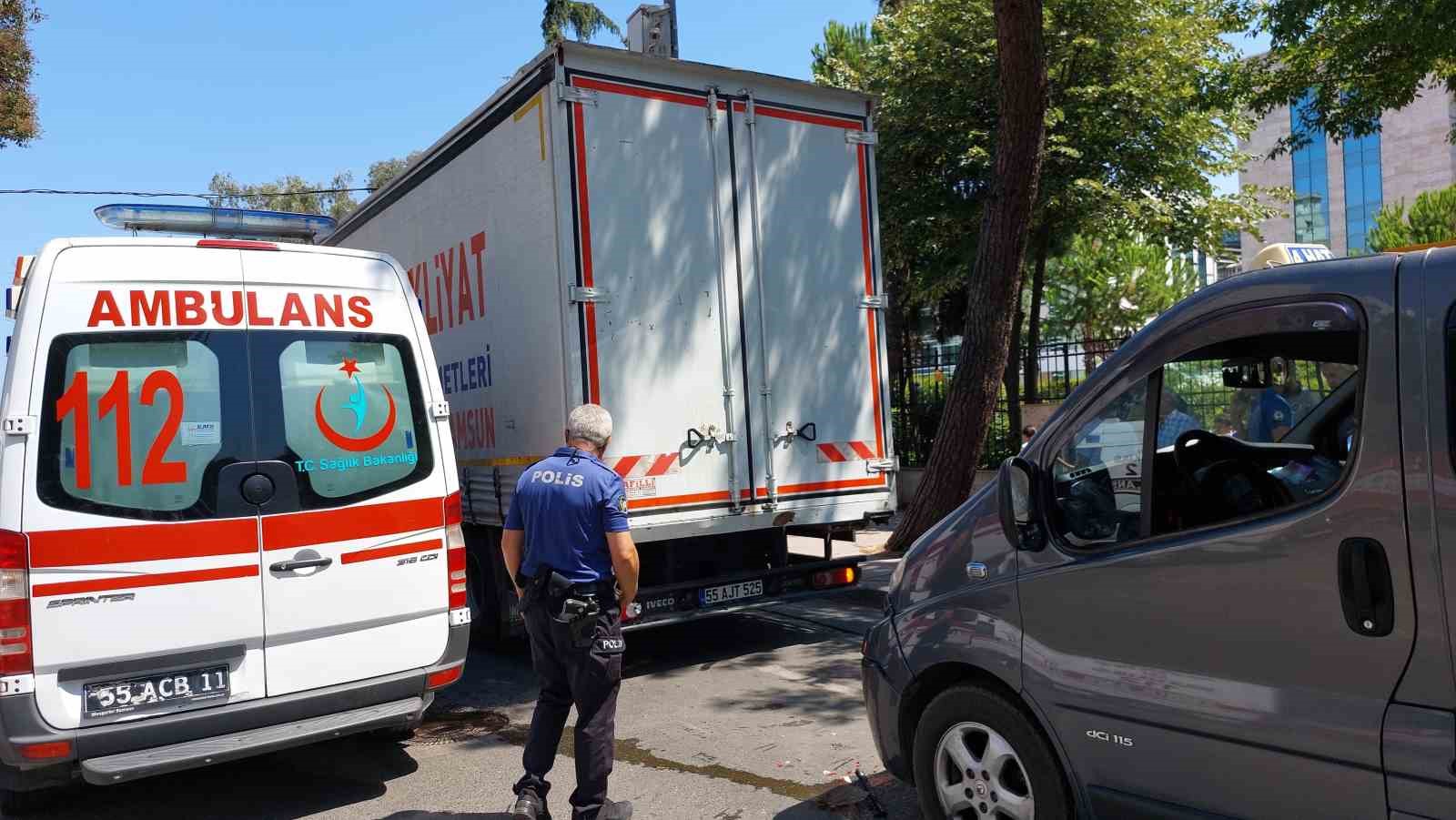 Samsun&rsquo;da dolmuş kamyona &ccedil;arptı: 4 yaralı
