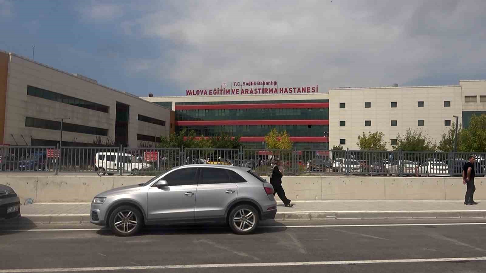 Yalova&rsquo;da &ccedil;&ouml;ken hastane yolu yapılarak yeniden trafiğe a&ccedil;ıldı
