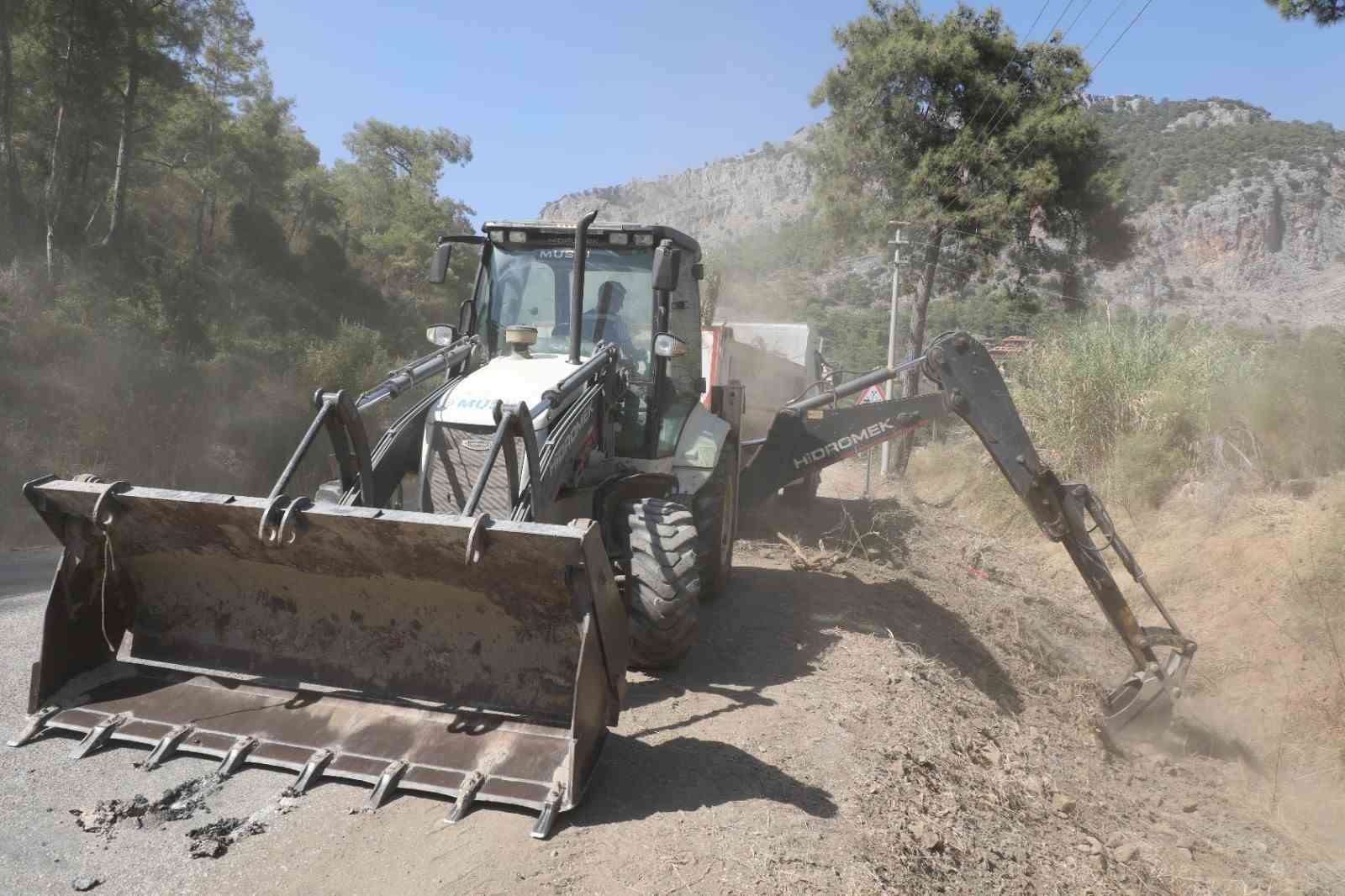 MUSKİ&rsquo;den G&ouml;cek&rsquo;te i&ccedil;me suyu ve dere temizlik &ccedil;alışması
