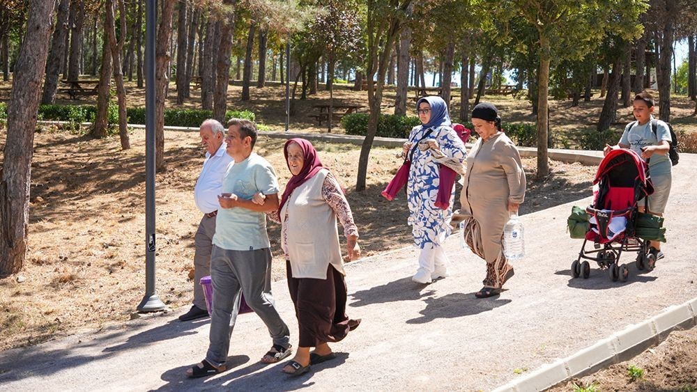 Gaziosmanpaşa Millet Bah&ccedil;esi yeniden vatandaşların hizmetine a&ccedil;ıldı
