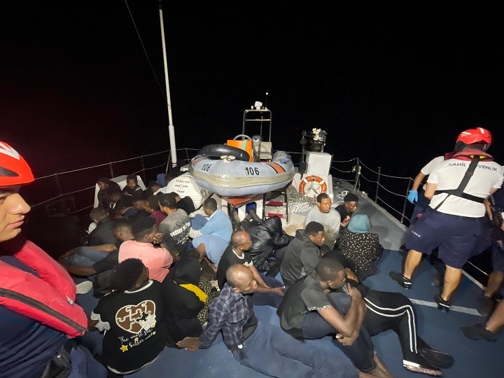 Bodrum’da 35 düzensiz göçmen kurtarıldı