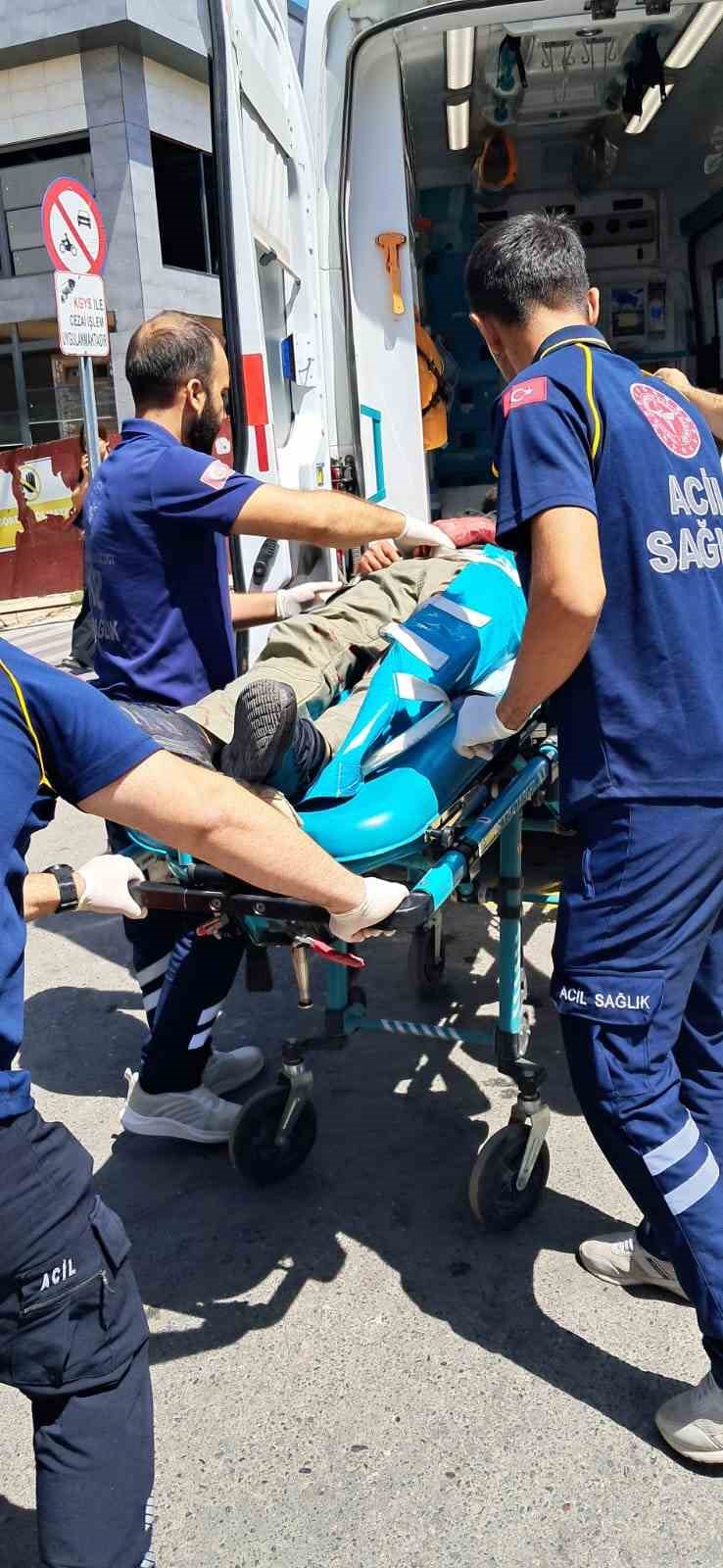 Siirt’te bıçaklı kavga: 1 yaralı