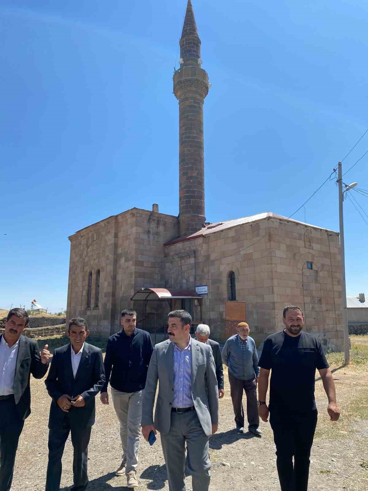 Arpa&ccedil;ay Kaymakamı Akk&ouml;z,  k&ouml;ylerde incelemelerde bulundu
