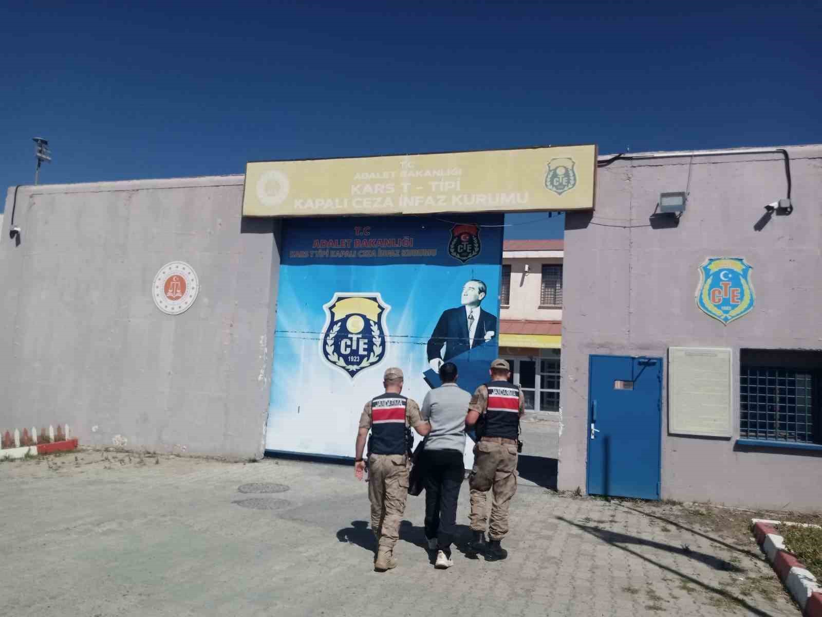 Arpaçay’da 22 suç kaydıyla aranan 1 kişi yakalandı