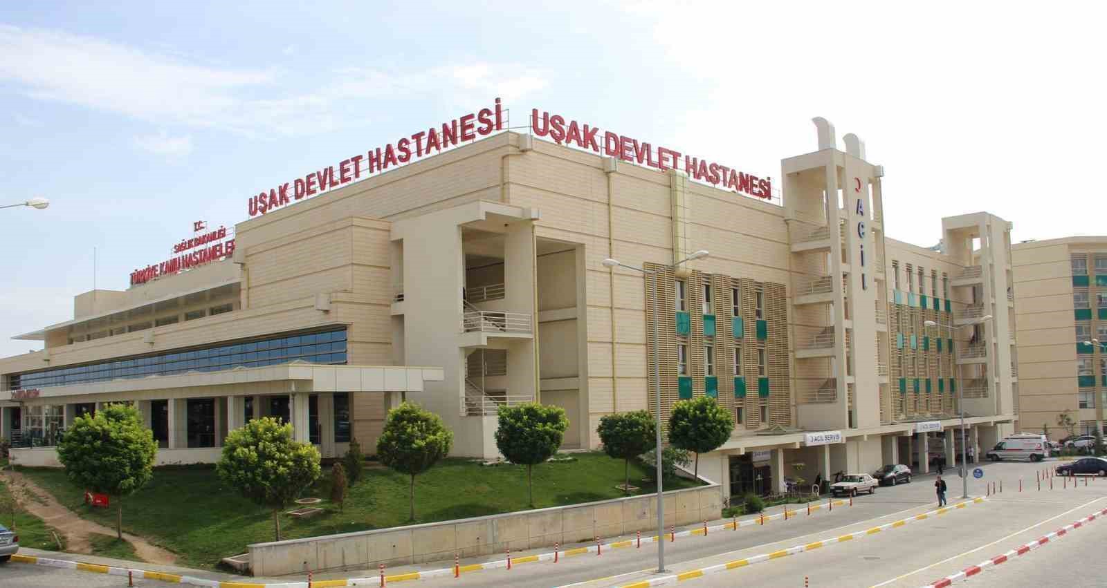 Uşak Eğitim ve Araştırma Hastanesi kadrosuna yeni uzman doktorlar katıldı