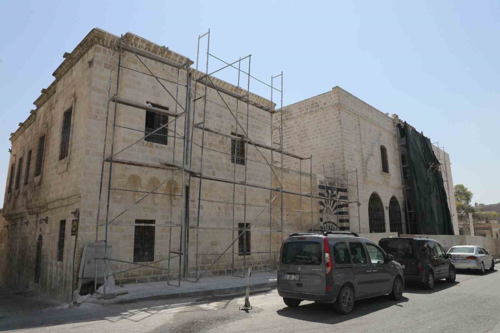 Şanlıurfa depremde hasar g&ouml;ren 73 caminin 35&rsquo;i onarıldı
