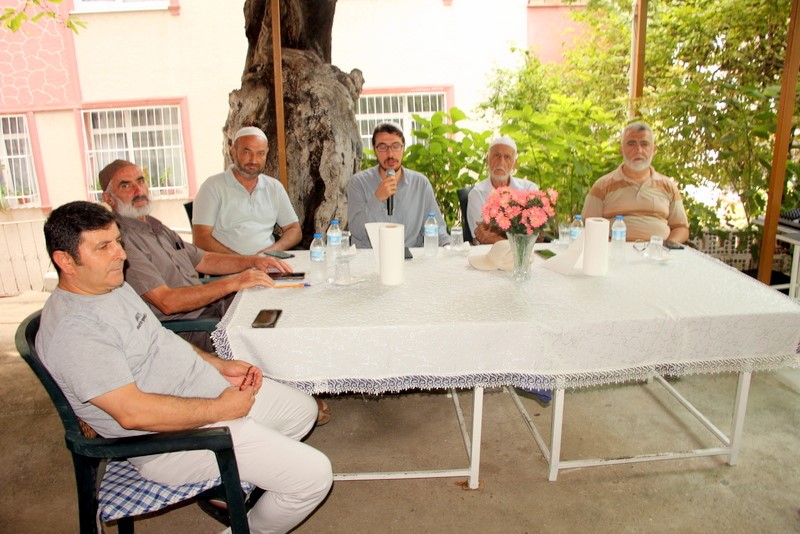 &Ccedil;ınarcık&rsquo;ta depremde hayatlarını kaybedenler unutulmadı

