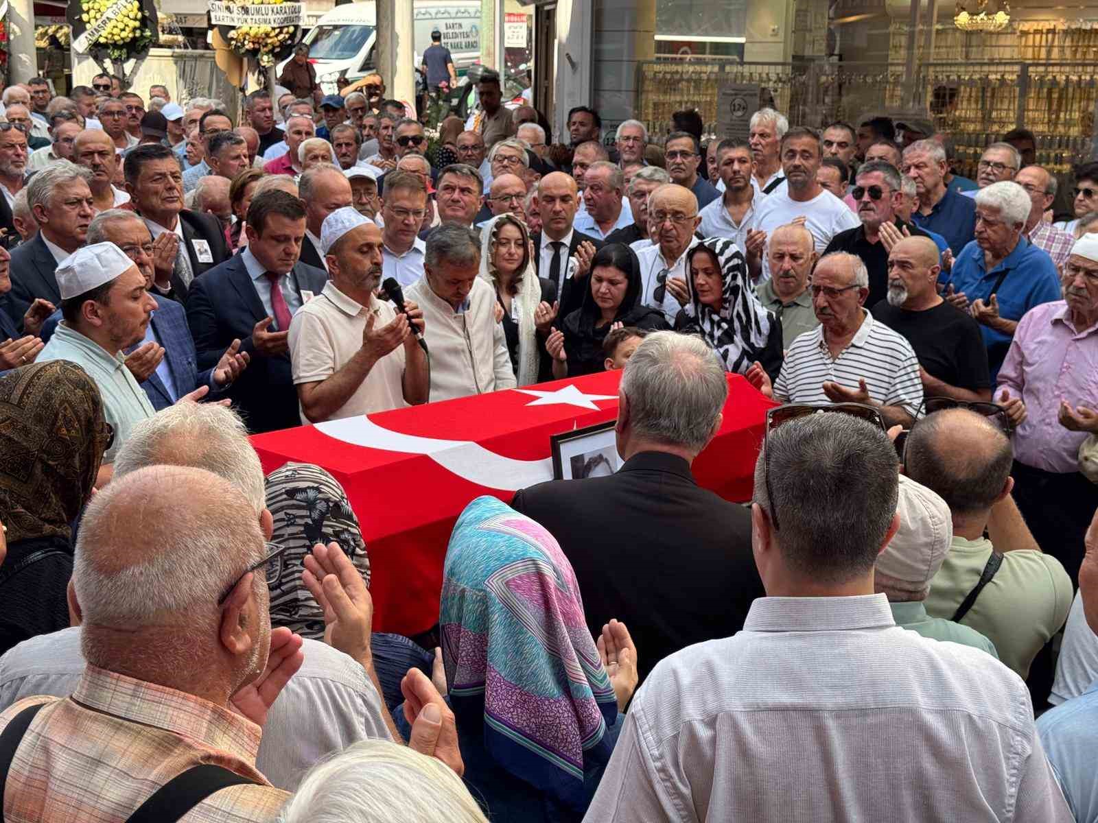 Eski Bakan Akyol i&ccedil;in Bartın&rsquo;da helallik istendi
