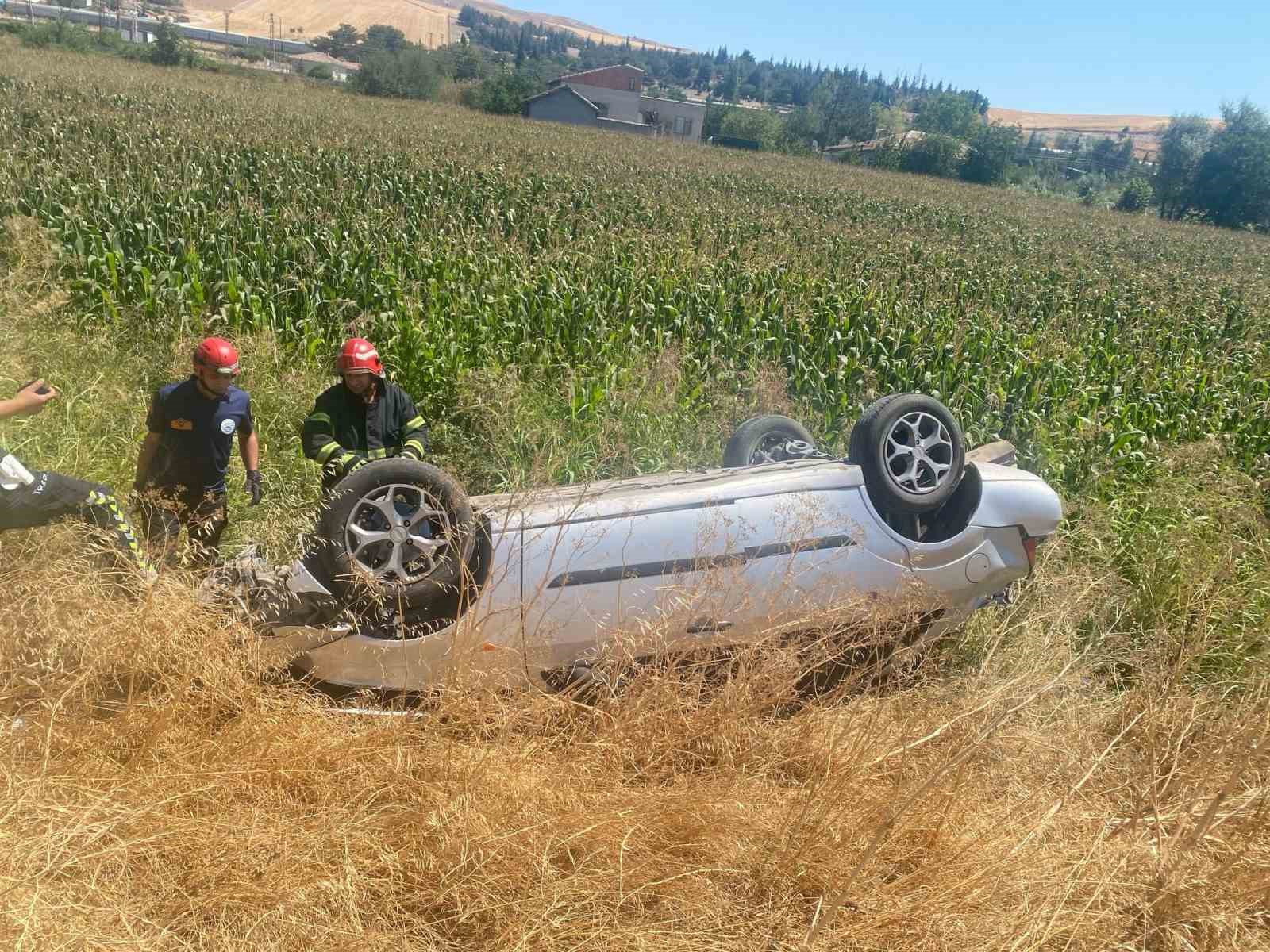 Otomobil şarampole uçtu: 1 yaralı
