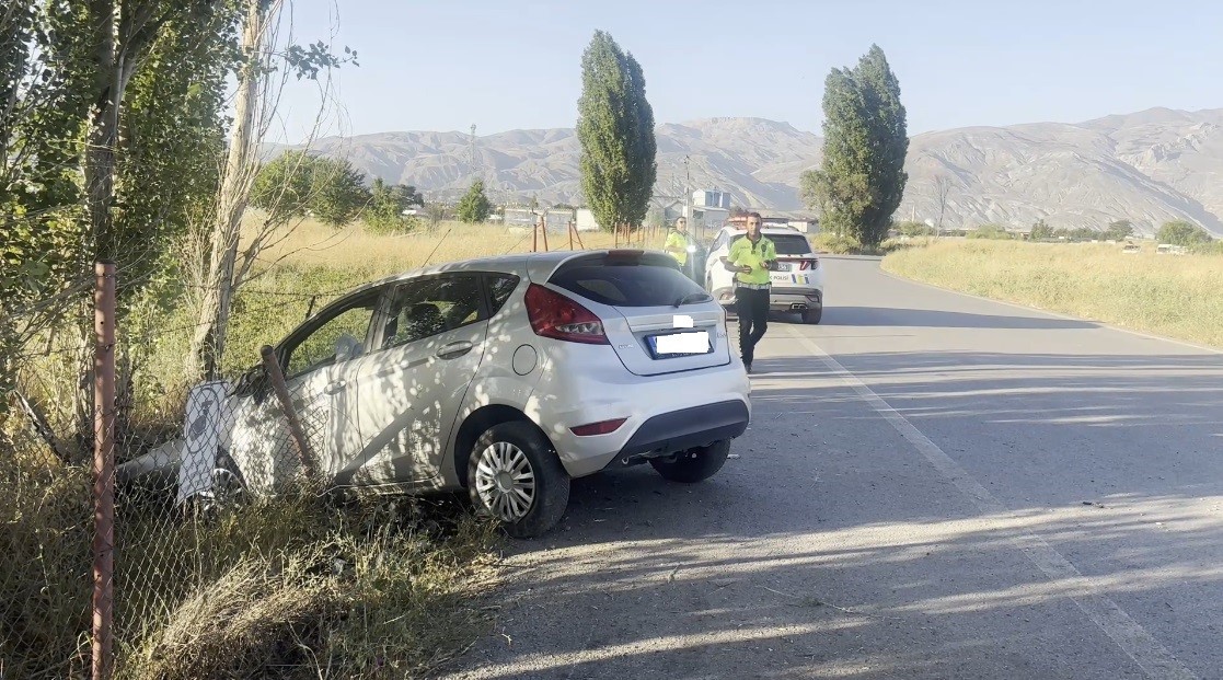 Erzincan’da trafik kazası: 2 yaralı