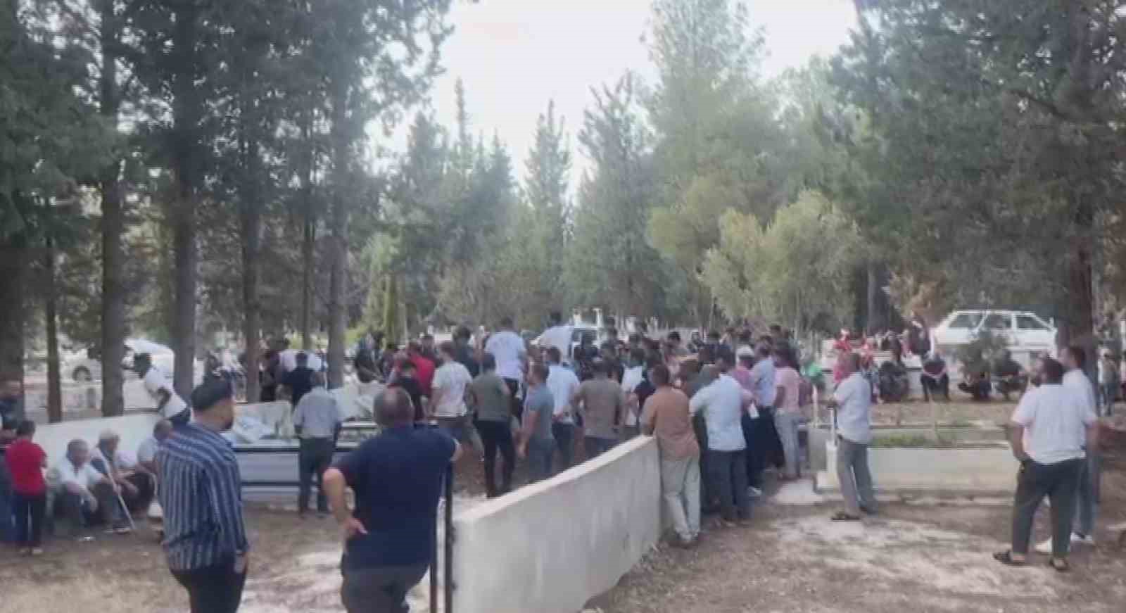 Yangında dumandan etkilenen 3 yaşındaki Asaf, 7 günlük yaşam mücadelesini kaybetti