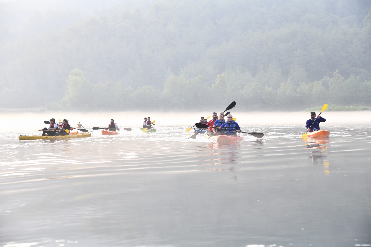Osmaniye&rsquo;de sisler i&ccedil;erisinde kano heyecanı
