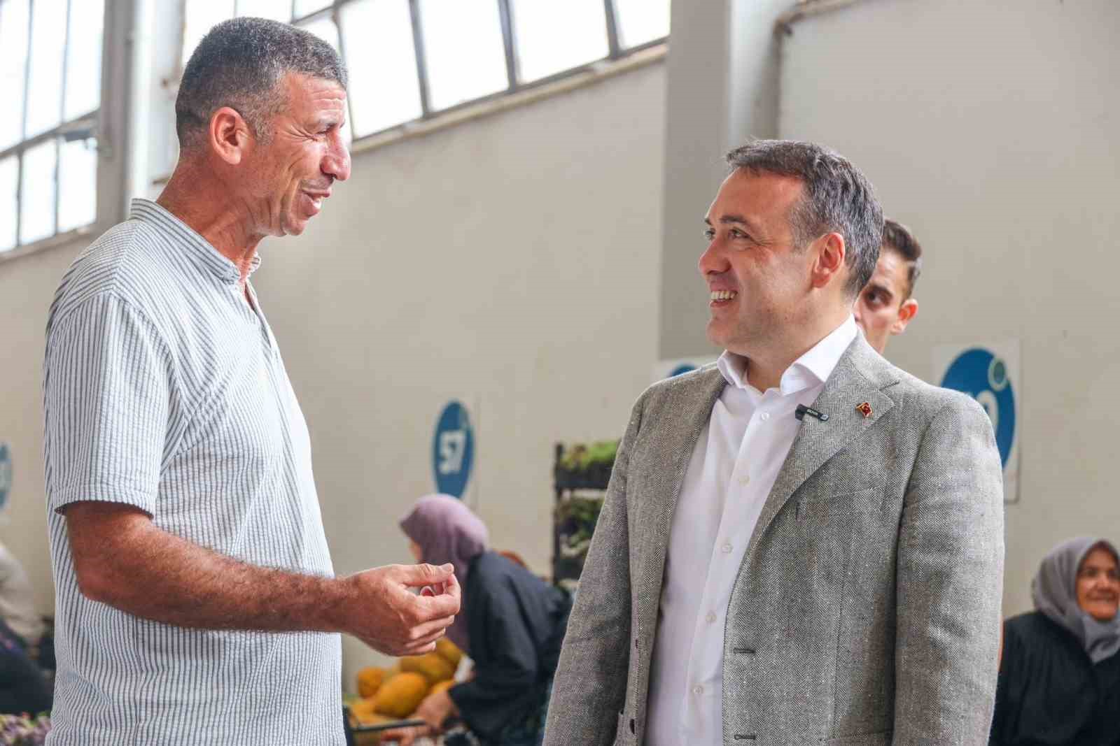 Vali S&ouml;zer, pazarcı esnafı ile bir araya geldi
