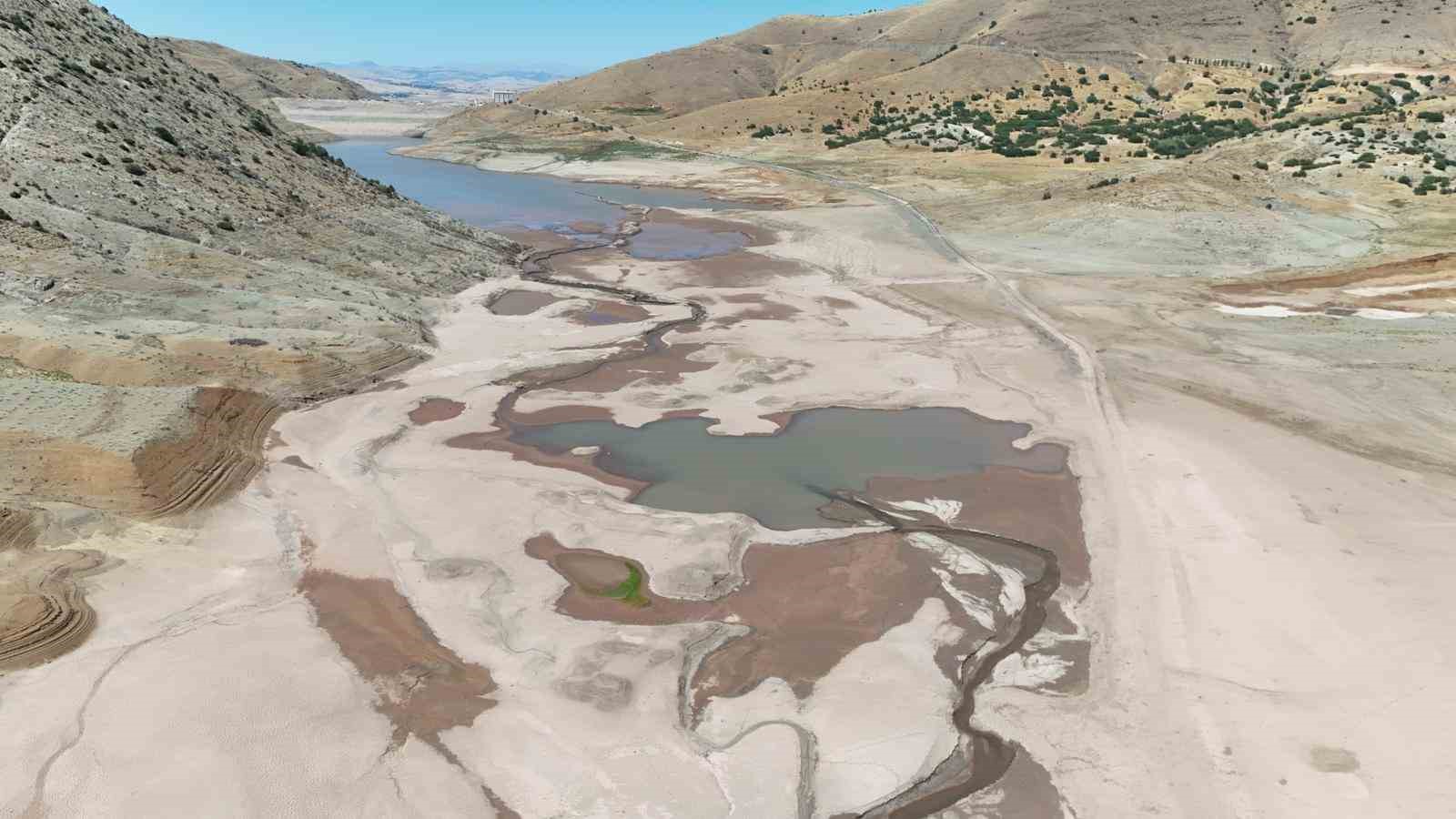 Elazığ Belediyesi&rsquo;nden kalıcı su hamlesi
