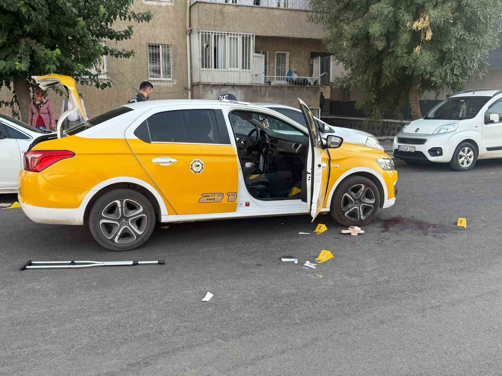 Boşanma aşamasındaki şahıs, önce eşini öldürdü sonra intihar etti