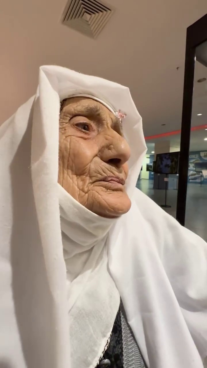 92 yaşındaki Erzurumlu Nine&rsquo;de duygulandıran s&ouml;zler
