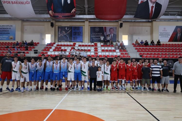 Anadolu Yıldızlar Ligi Basketbol M&uuml;sabakaları Bilecik&rsquo;te başarıyla tamamlandı
