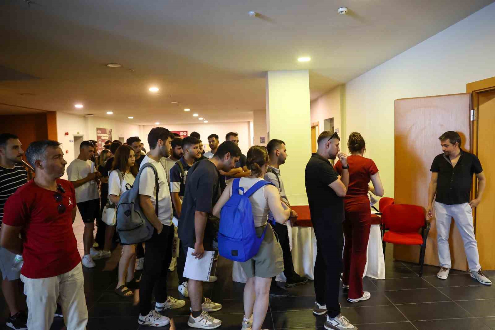 B&uuml;y&uuml;kşehir itfaiye kadrosunu g&uuml;&ccedil;lendiriyor
