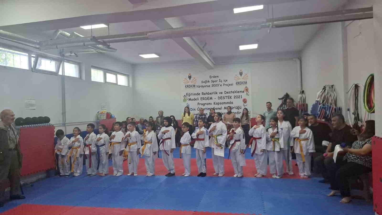 Tekvandocuların kuşak heyecanı