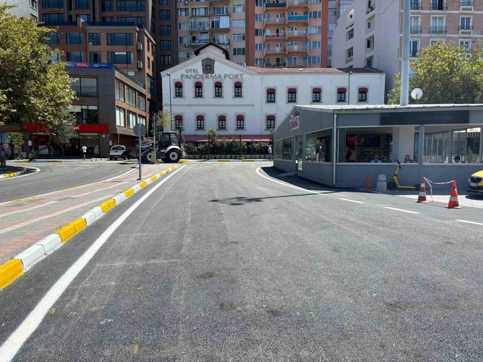 Bandırma&rsquo;da Mehmet Akif Ersoy Caddesi baştan sona yenilendi
