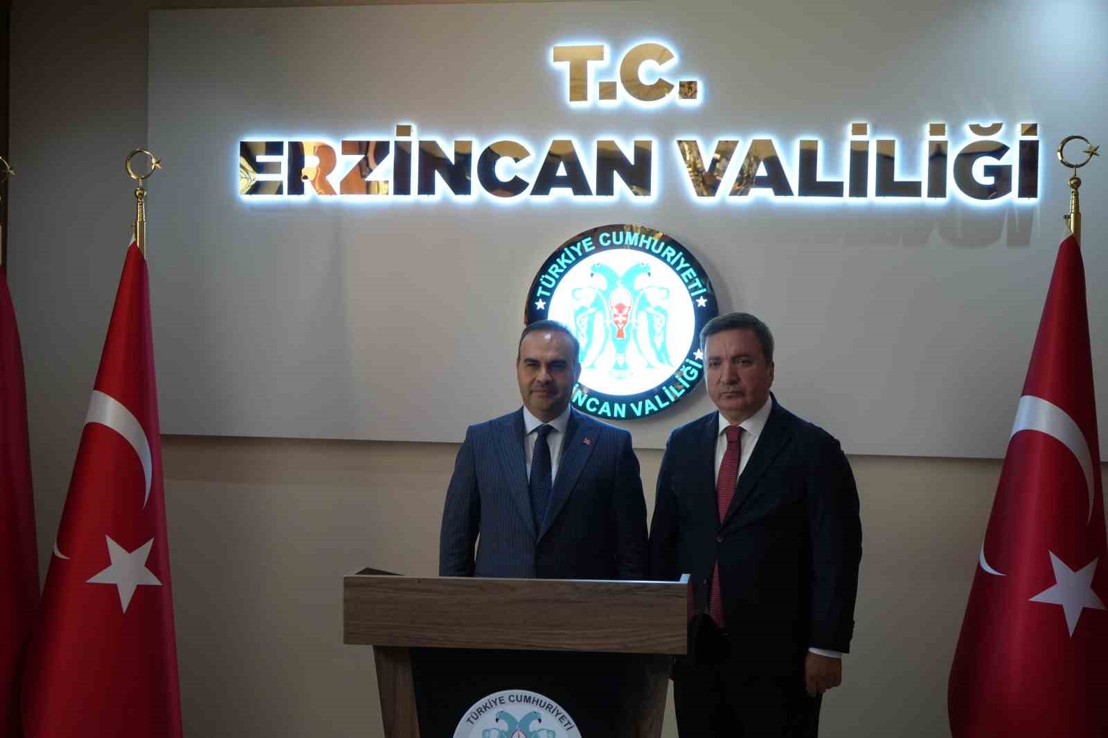 Bakan Kacır, Erzincan&rsquo;da protokol imza t&ouml;renine katıldı
