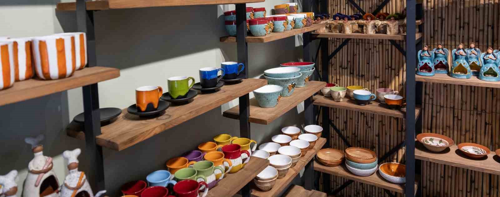 Bodrum&rsquo;un renkleri seramikle buluşuyor
