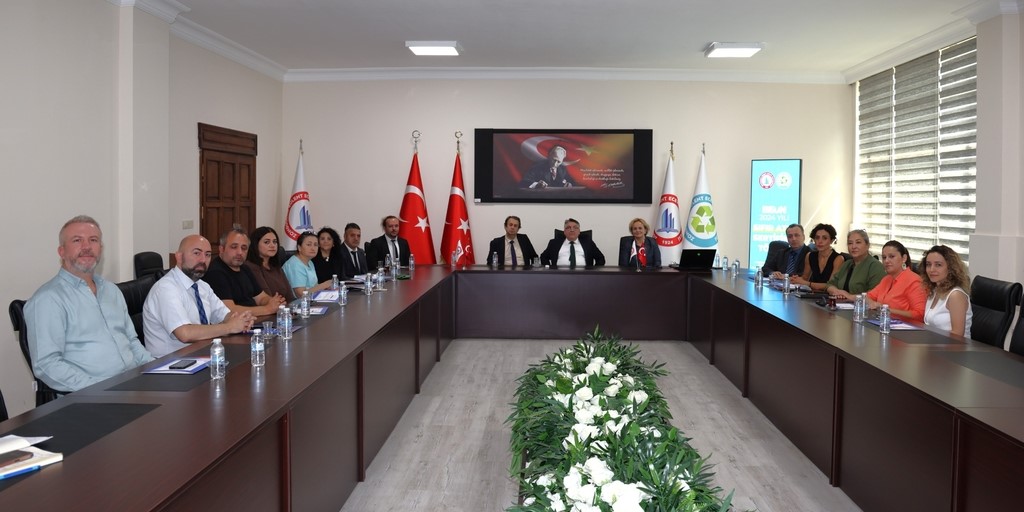 BEUN’da Sıfır Atık kapsamında en başarılı birimlere bayrak ve sertifika ödülü
