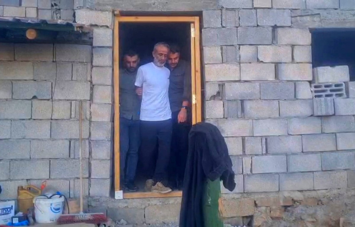 Hapis cezasıyla aranan şahıs yaylada &ccedil;obanlık yaparken yakalandı

