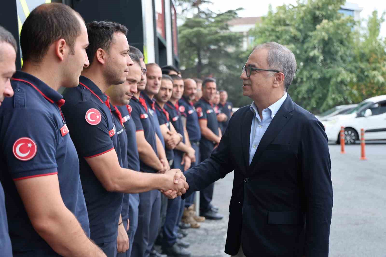 Baraçlı’dan itfaiyecilere moral ziyareti: "Türkiye’nin en gelişmiş teşkilatı"