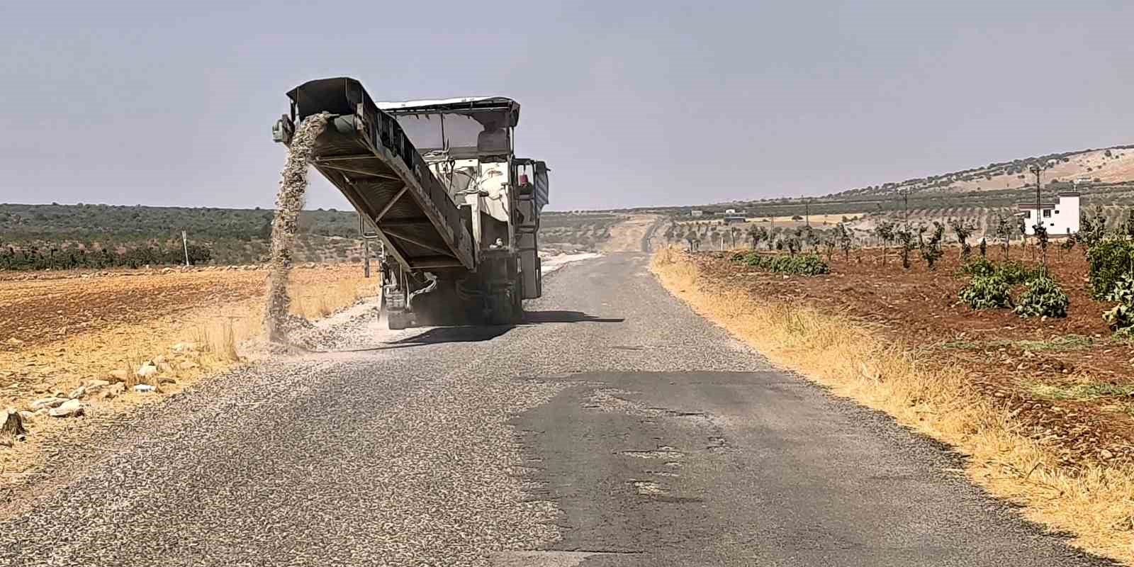 Araban&rsquo;da kırsal mahallelerin grup yollarında yenileme &ccedil;alışmalarına başlandı
