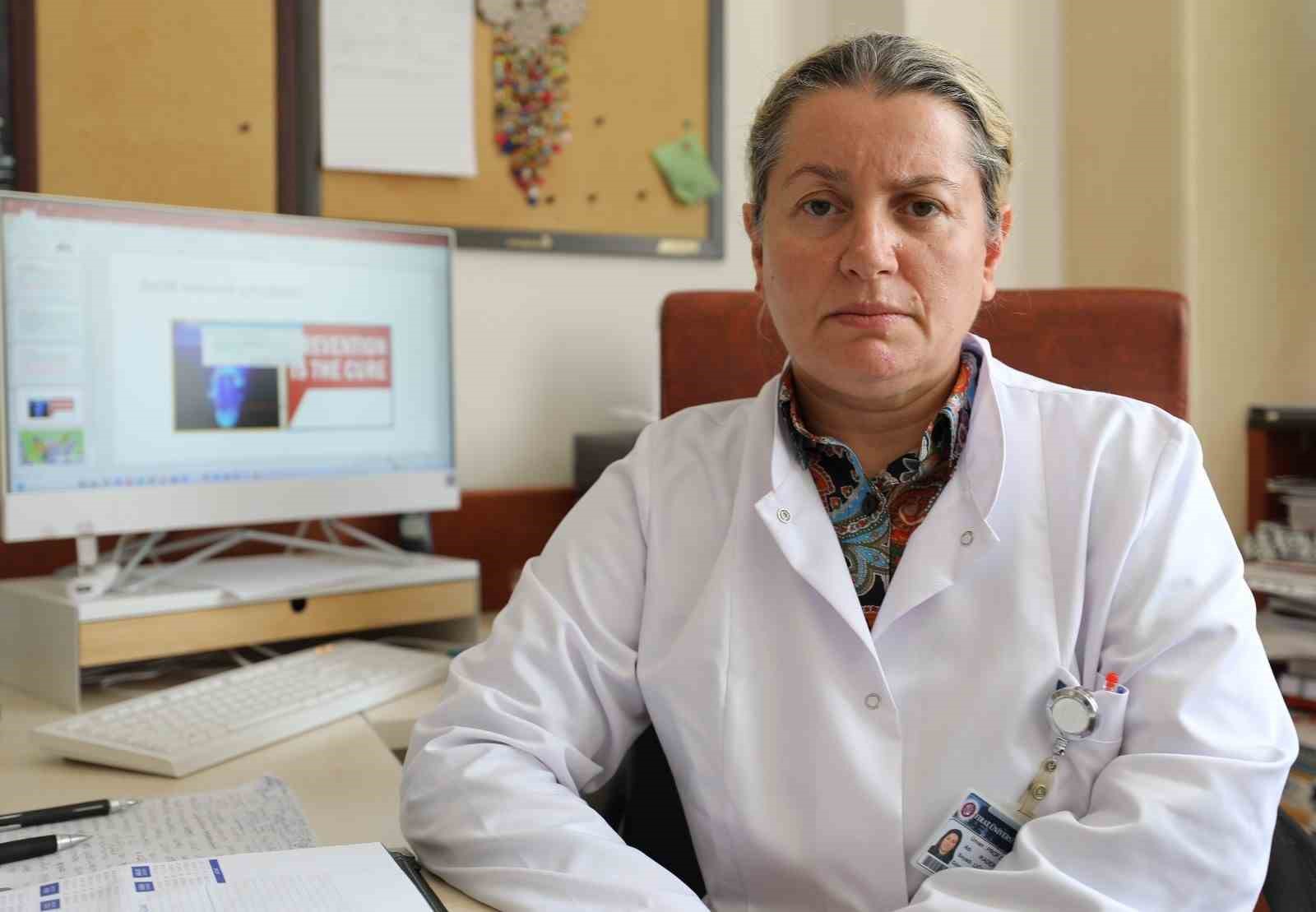 Prof. Dr. Uğur, "Sağlık bireyde 1 çay kaşığını geçmeyecek şekilde, rafine iyotlu tuz kullanılması önerilmektedir"