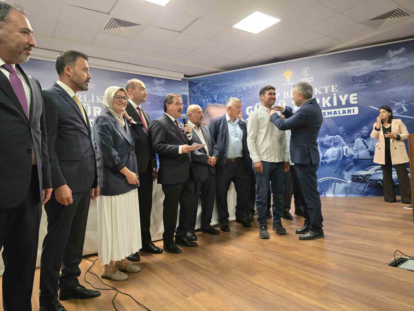 Ter&ouml;rs&uuml;z T&uuml;rkiye toplantısında konuşan Belgin Uygur: "Bembeyaz sayfalara hep birlikte nice zaferleri nice kardeşlik şarkılarını inşallah yazacağız"
