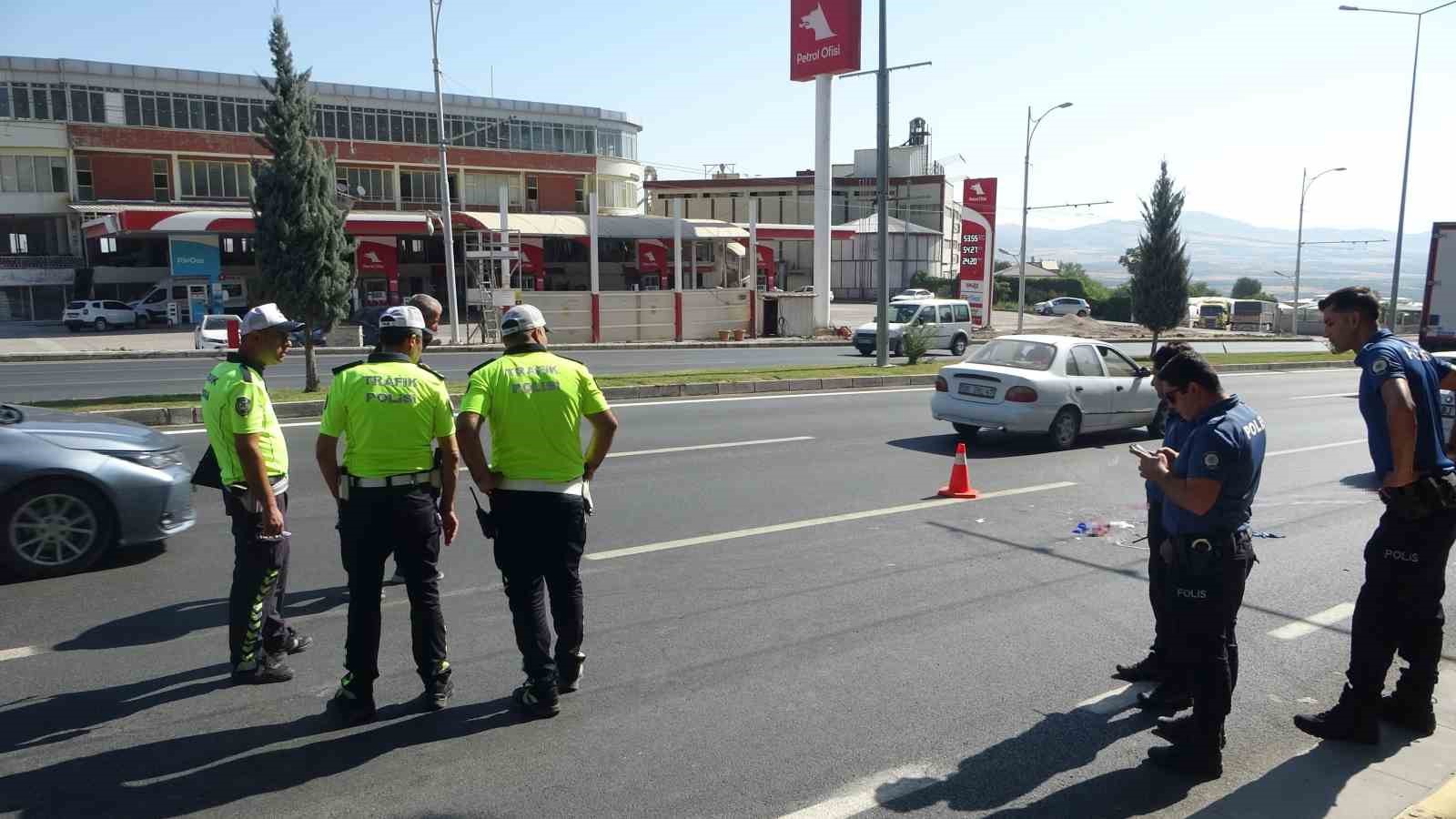 Malatya’da otomobilin çarptığı yaya kurtarılamadı