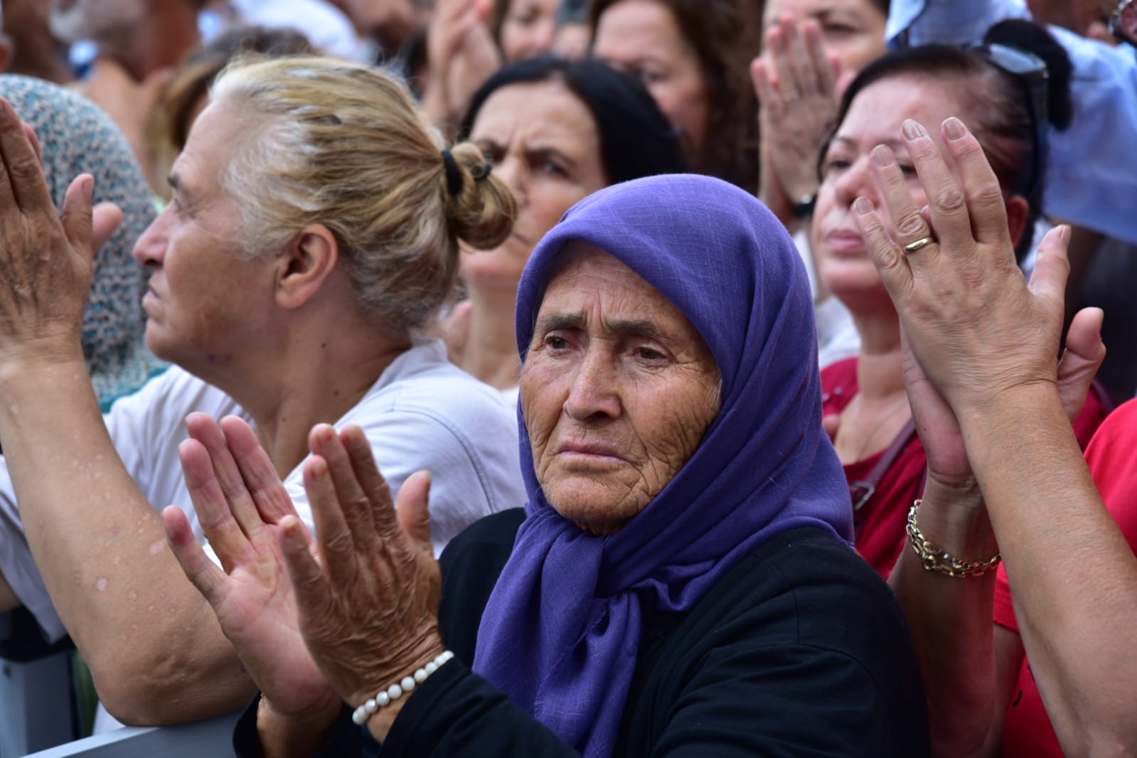CHP Genel Başkanı &Ouml;zel, Sındırgı&rsquo;da incelemelerde bulundu

