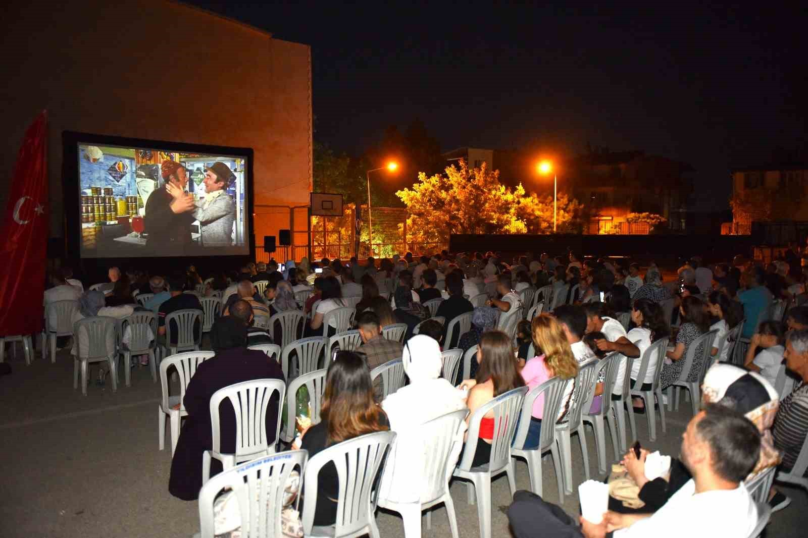 Yıldırım’da yaz sineması keyfi