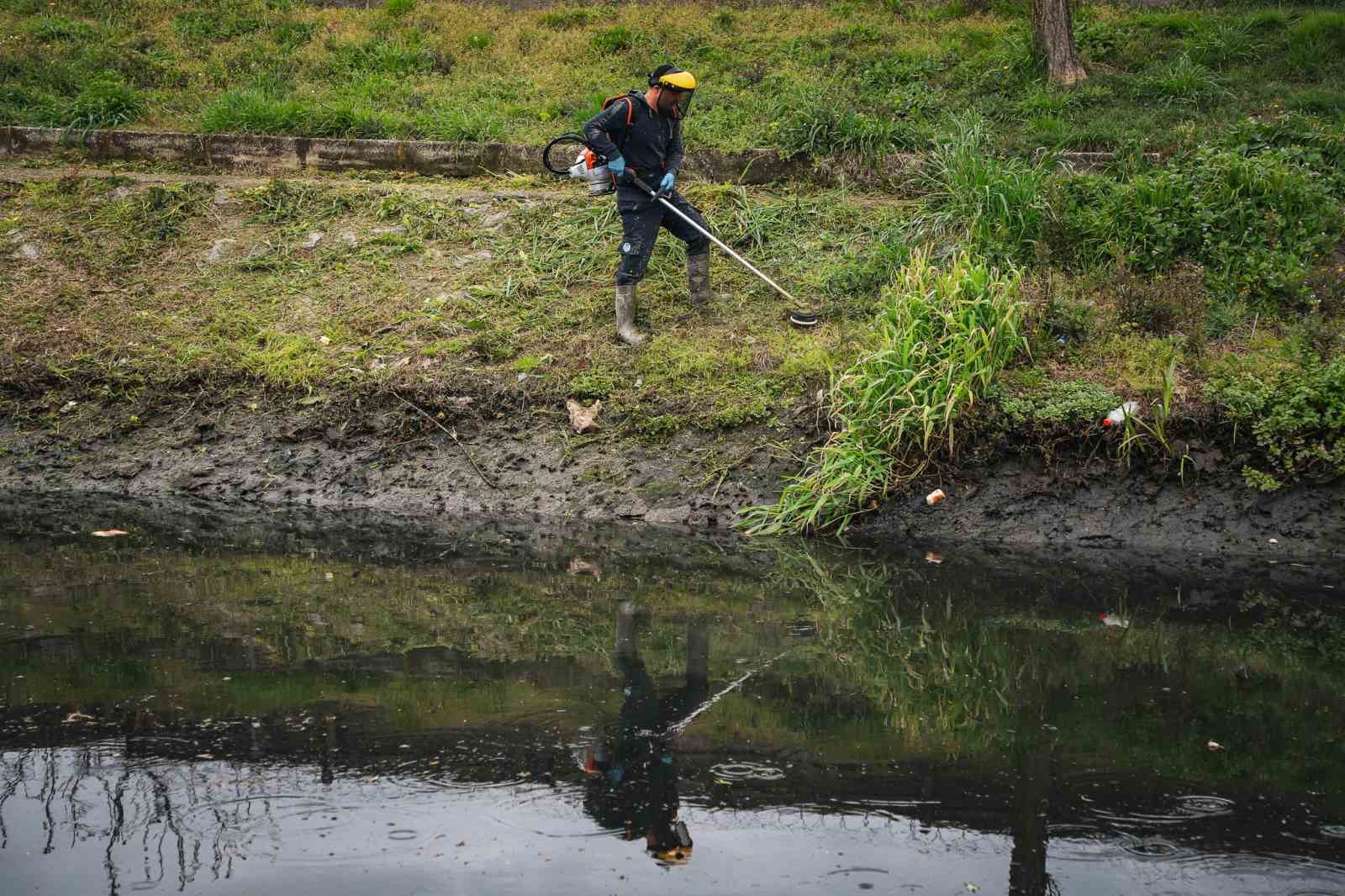 &Ccedil;evre ve su sağlığı i&ccedil;in dere ıslah &ccedil;alışmaları devam ediyor

