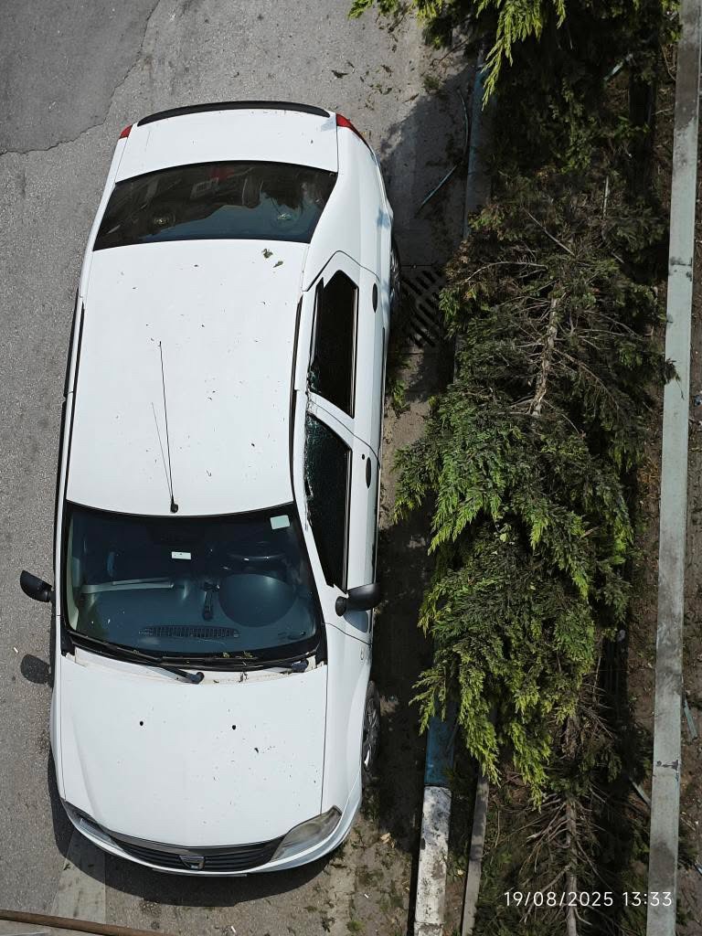 Tırdan dökülen demir profiller D-100 kara yolunda ulaşımı kapattı