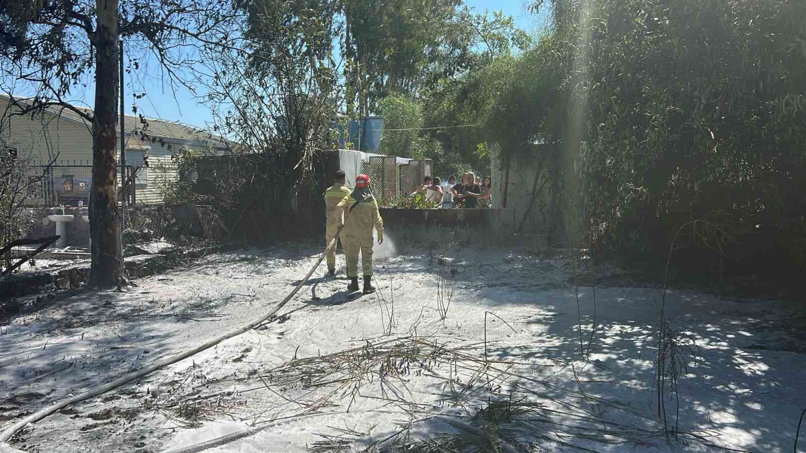 Marmaris Hisarönü’nde çıkan yangın kısa sürede söndürüldü