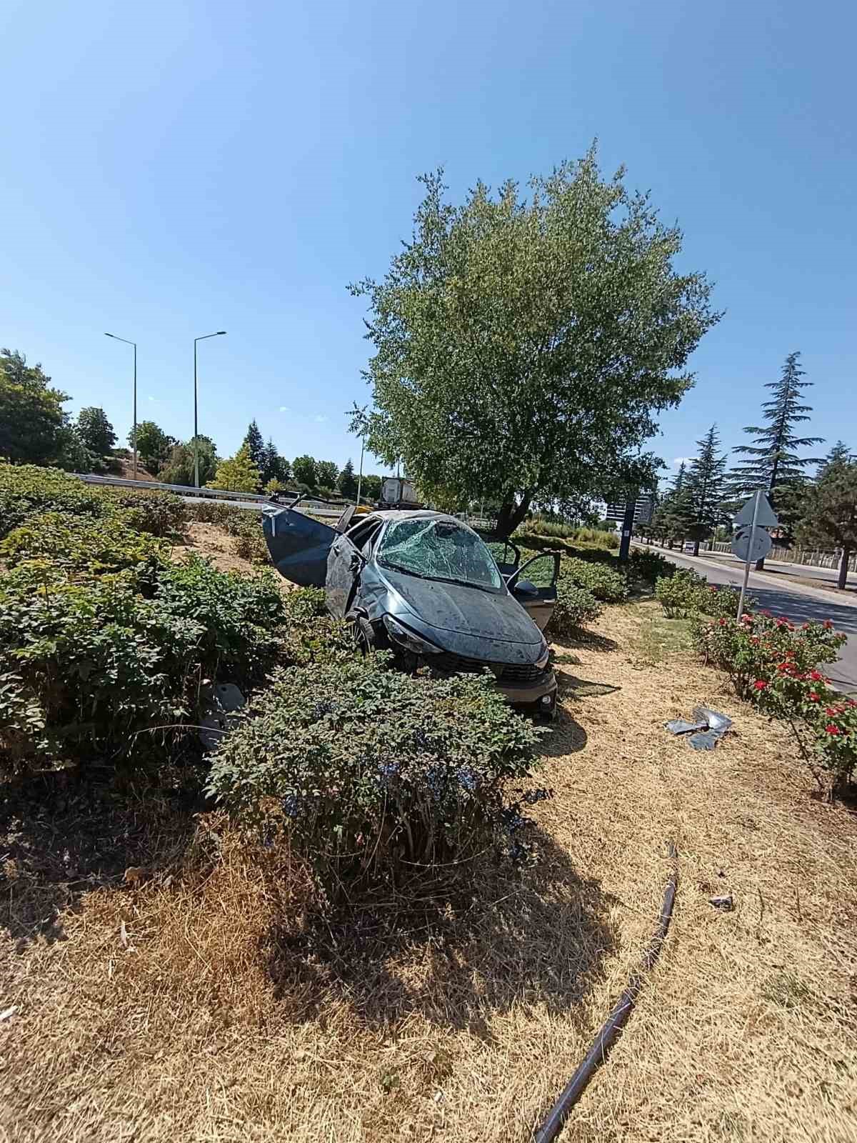 Takla atan ara&ccedil;taki 9 yaşındaki &ccedil;ocuk hayatını kaybederken 4 kişi yaralandı
